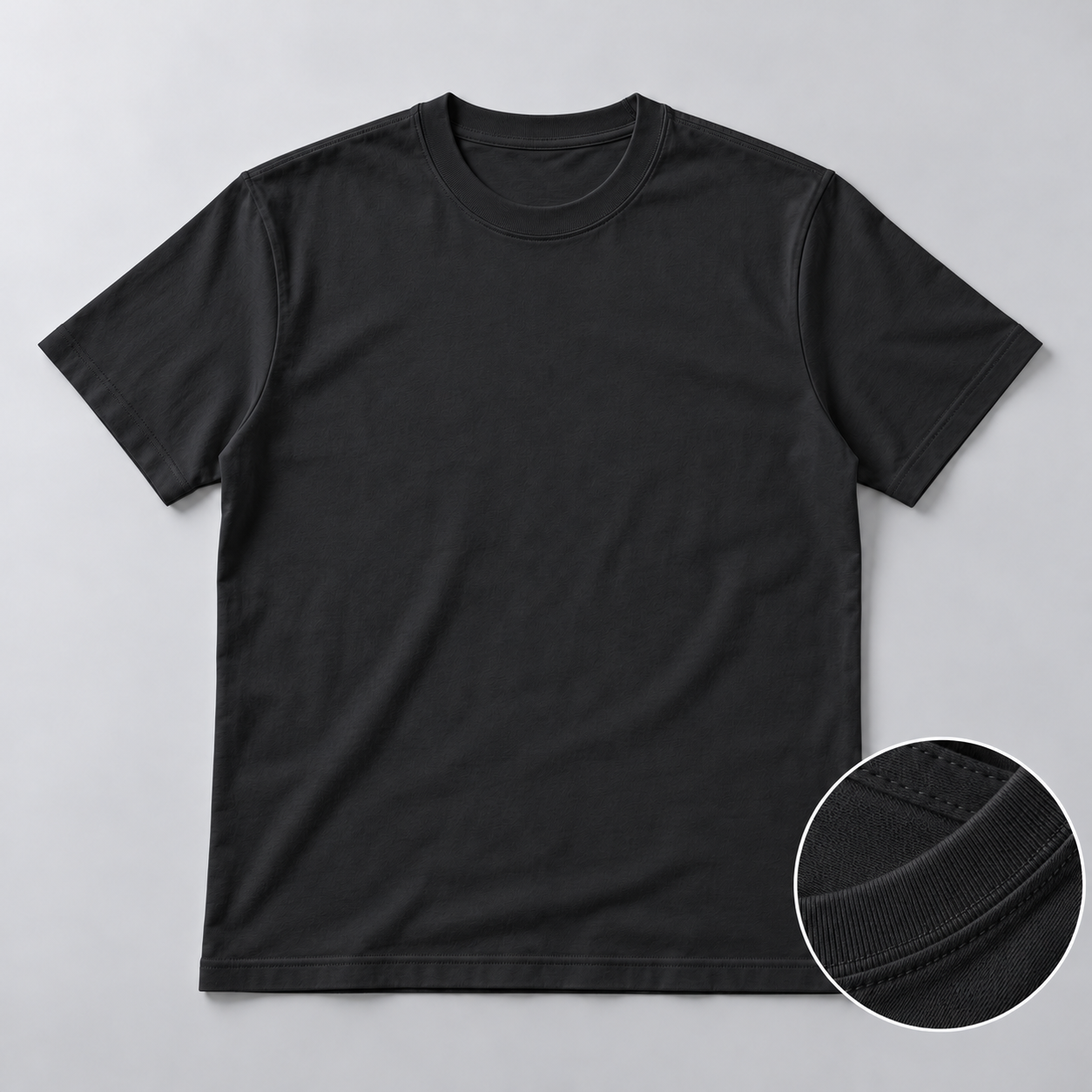 Playera Básica color negro, con acercamiento al cuello y tejido.